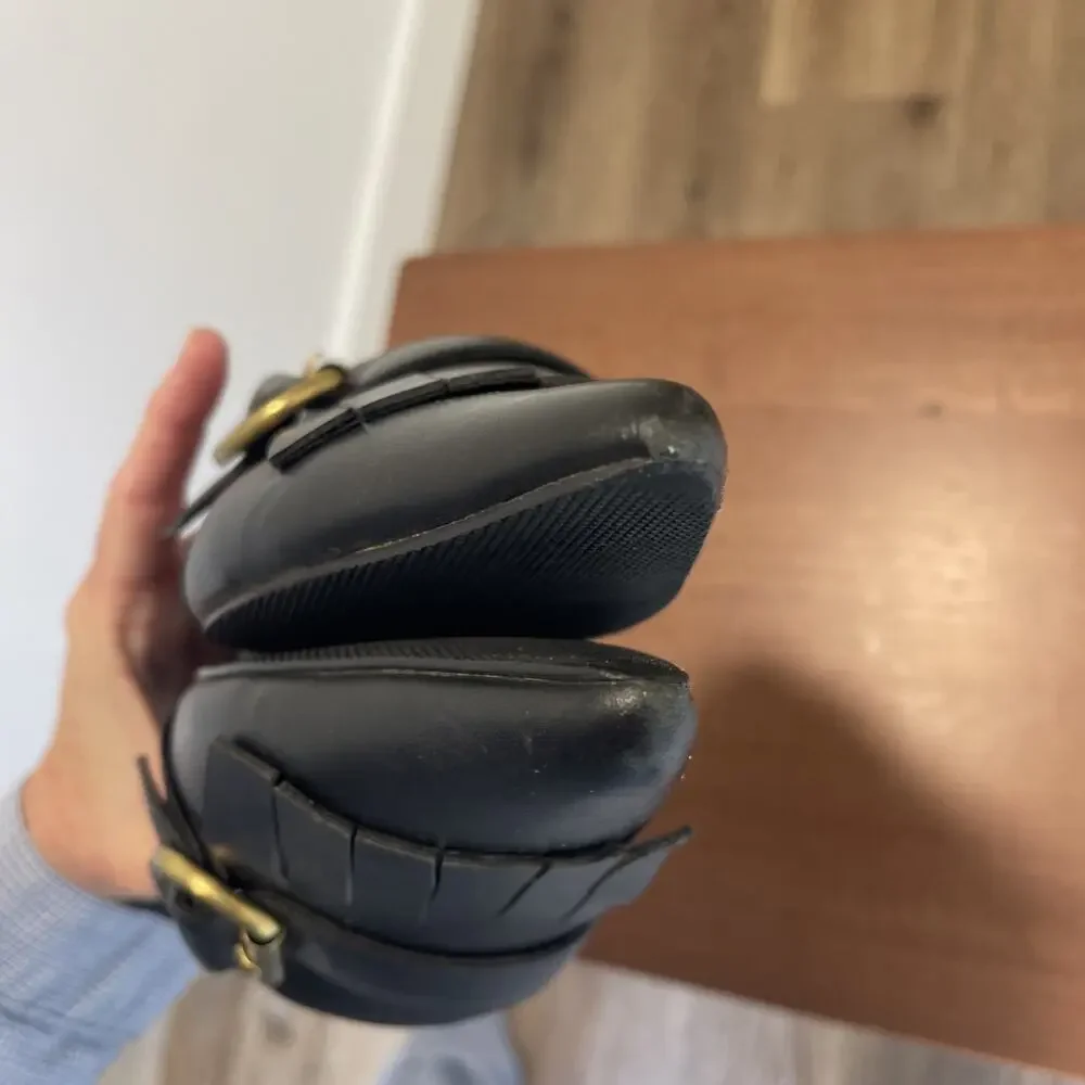 Black Leather Mules Sz 7 Pointy Toe Vero Cuoio Witchy Goth Brass Buckle Fringe - Picture 10 of 15